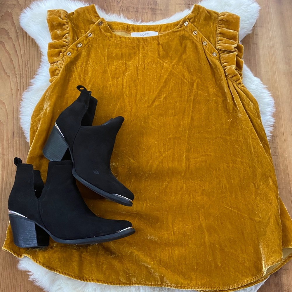 Loft Velvet top
